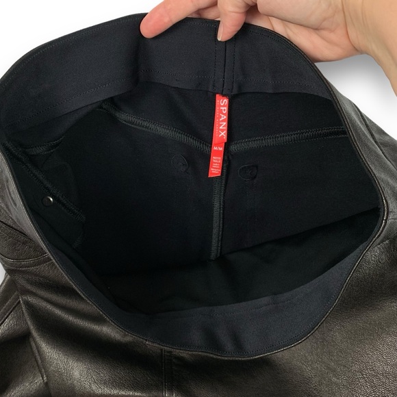 Spanx Leather Like Ankle Skinny Pants Size Medium PETITE Black High Rise Stretch - Picture 10 of 15